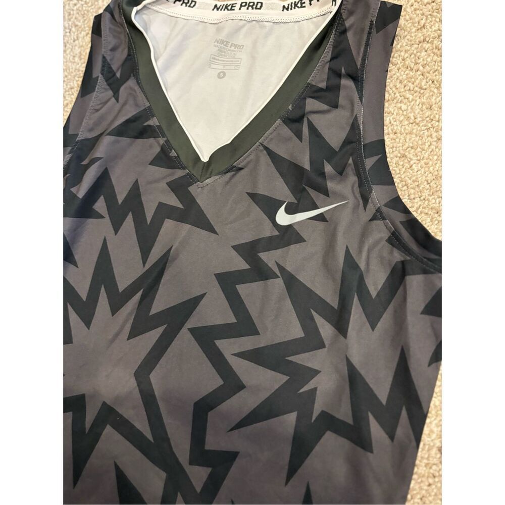 Women’s Nike Small Active Tank Top - Picture 3 of 4